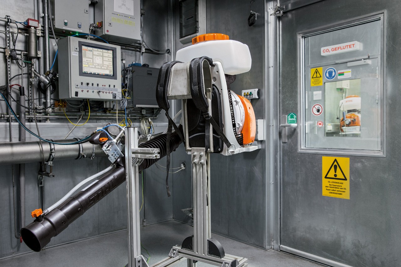 Kontrollere CO2-verdien til et STIHL elektroverktøy under utvikling 